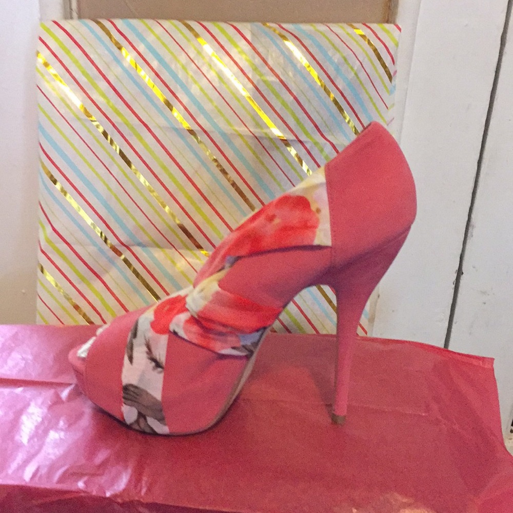 Open toe shoe
